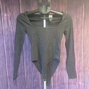 Forever 21 Women’s Black Long Sleeve Bodysuit Size Small Fitted Stretch